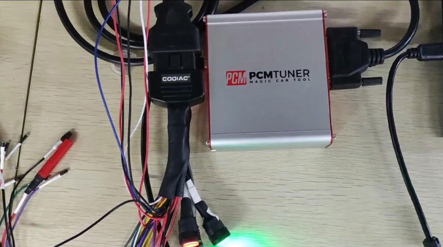 Connect with PCMTuner ecu tool for password/ecu reading via obd on bench 2